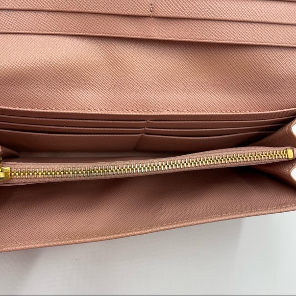 Prada Saffiano Bow Wallet on Chain - Picture 3 of 15